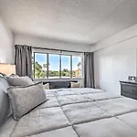 Modern City Condo Close To Downtown Phoenix!