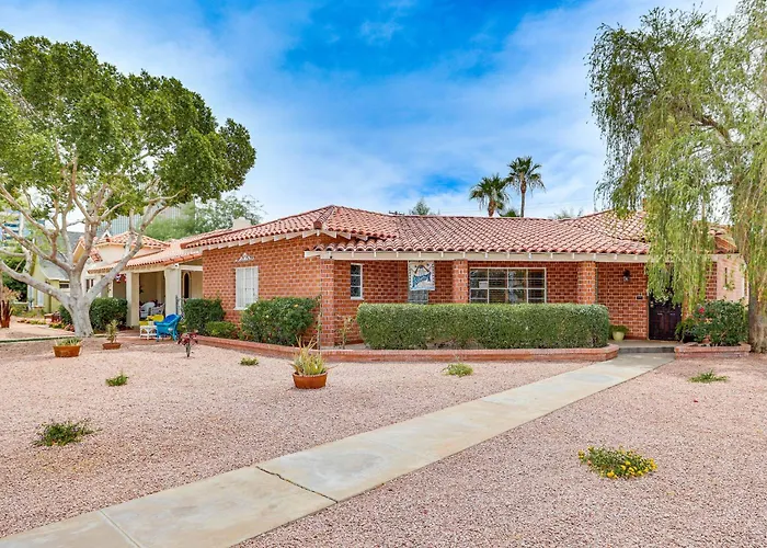 Phoenix Getaway With Patio - 2 Miles To Downtown!