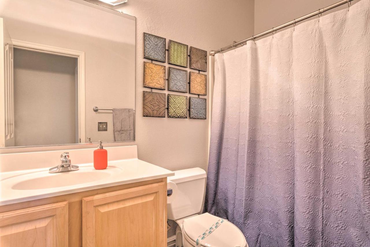 Casa de férias Spacious Retreat With Patio Pets Welcome! *