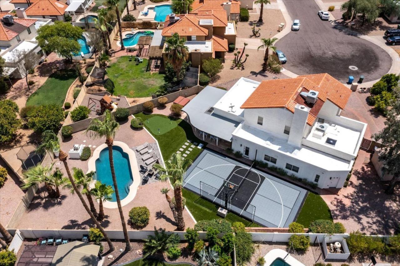 Holiday home Pickleball-basketball-heatedpool-games-2masterbrs Phoenix