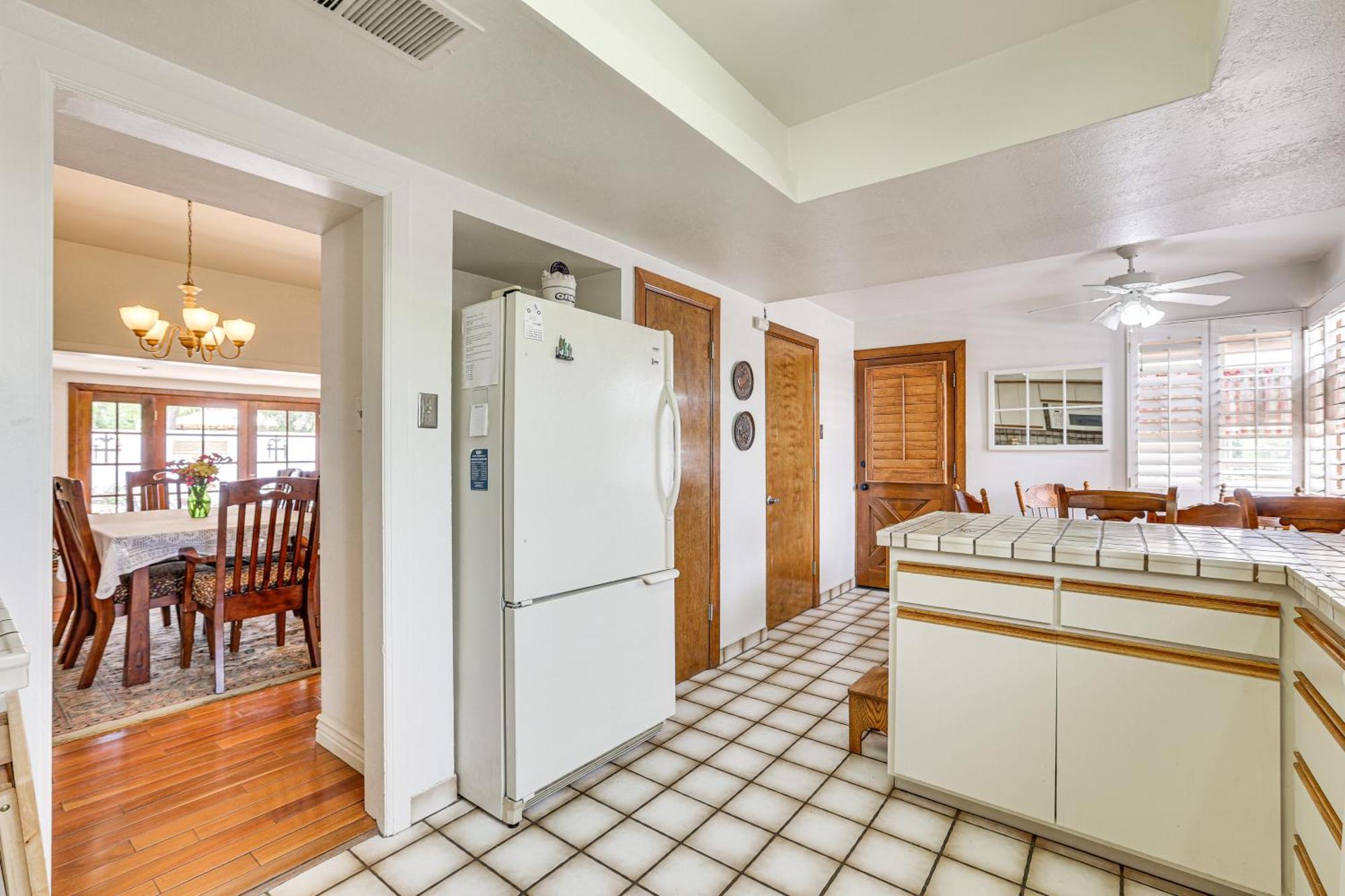 Holiday home Getaway With Patio - 2 Miles To Downtown! *