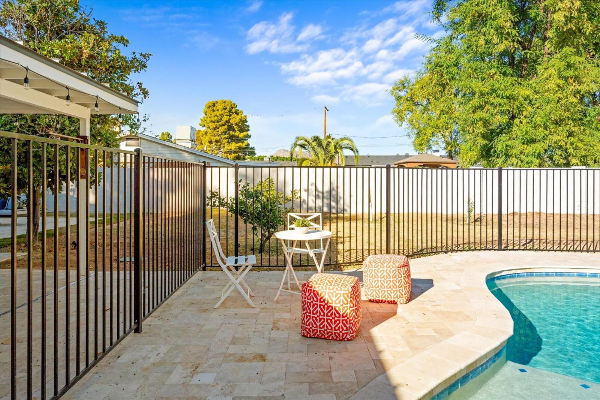 3 Bedroom Paradise Pool Hot Tub Fire Pit Ping Pong * Phoenix