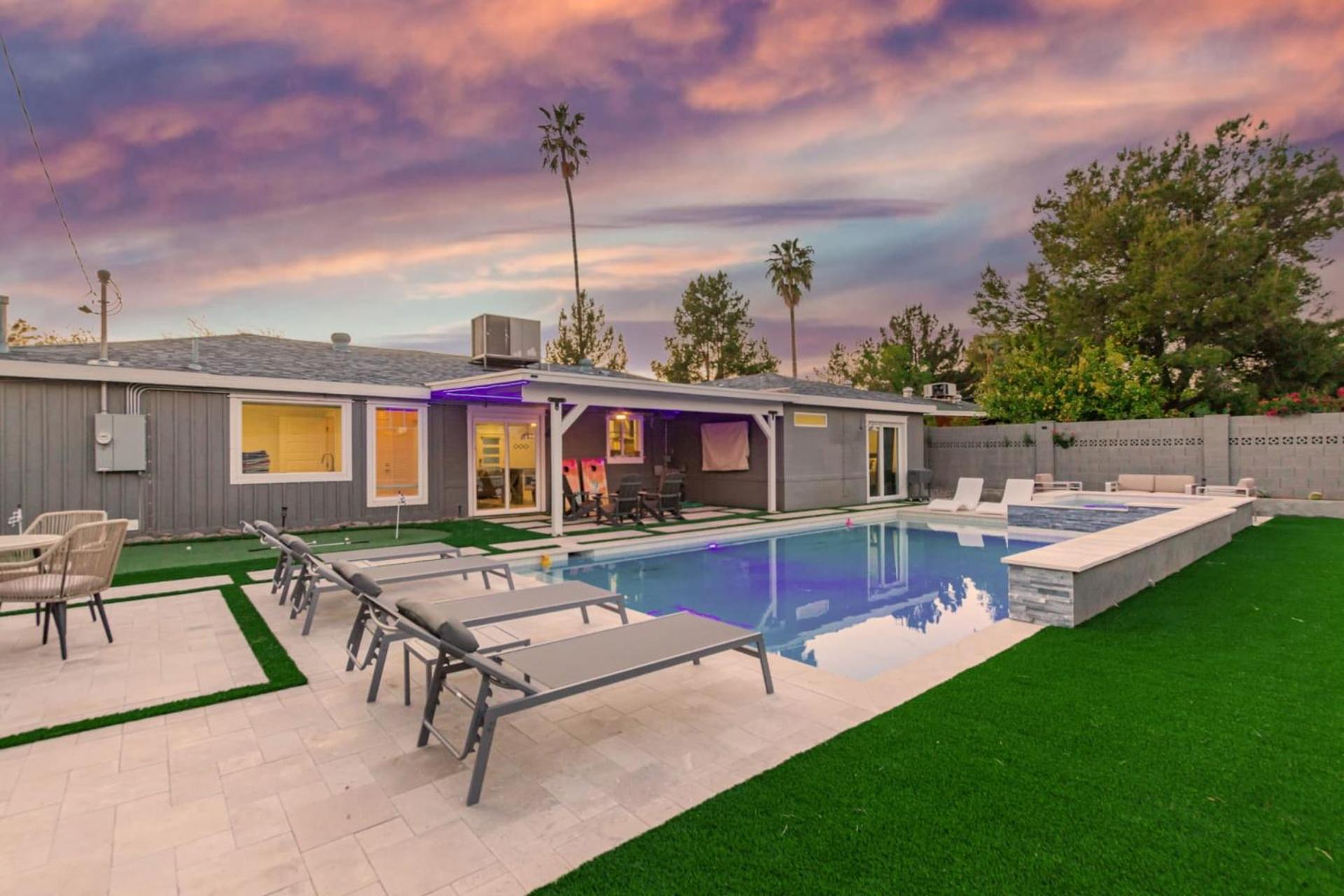 Sunsets On 11th By Avantstay Resort-style Pool Hot Tub Game *