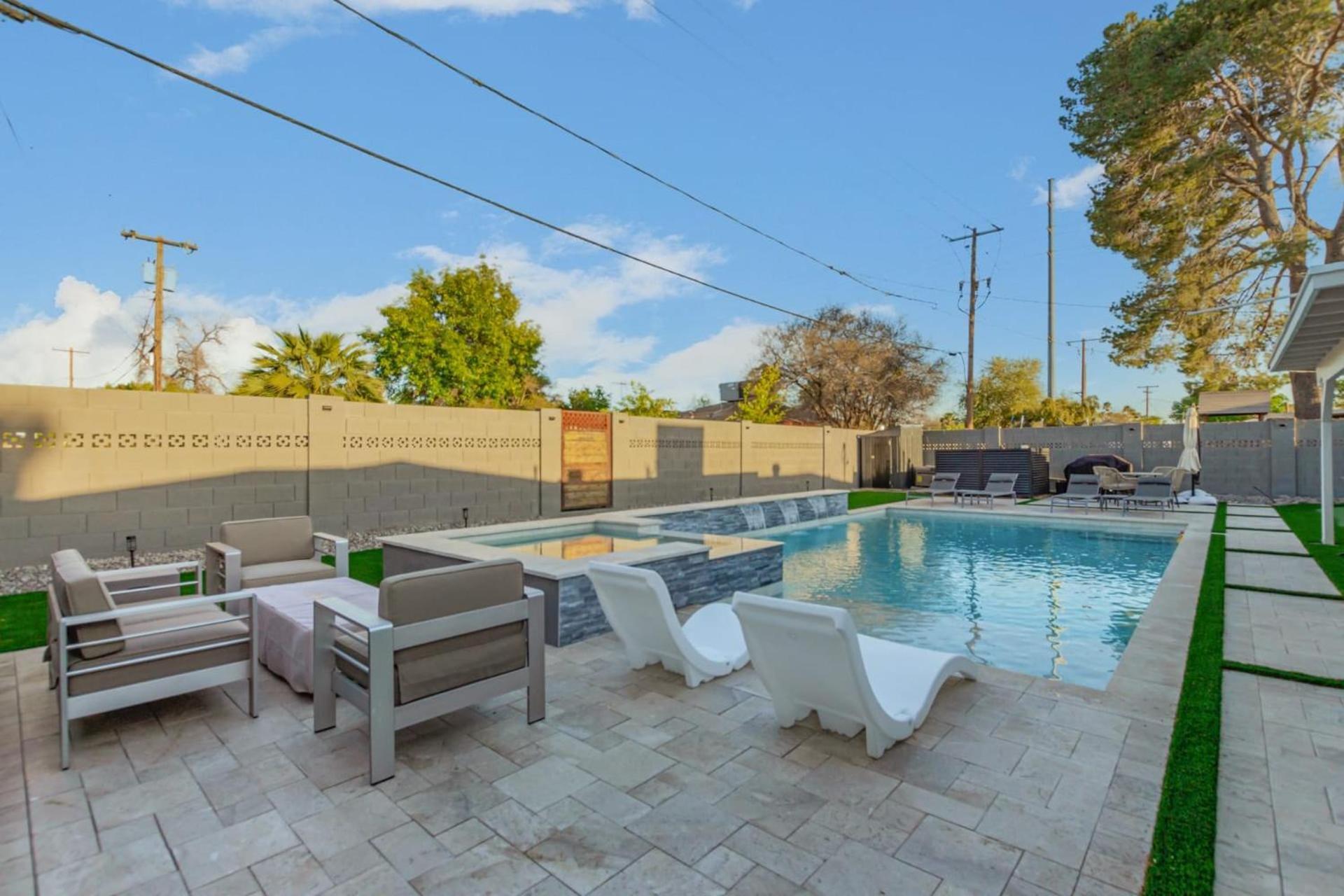 Casa de férias Sunsets On 11th By Avantstay Resort-style Pool Hot Tub Game *
