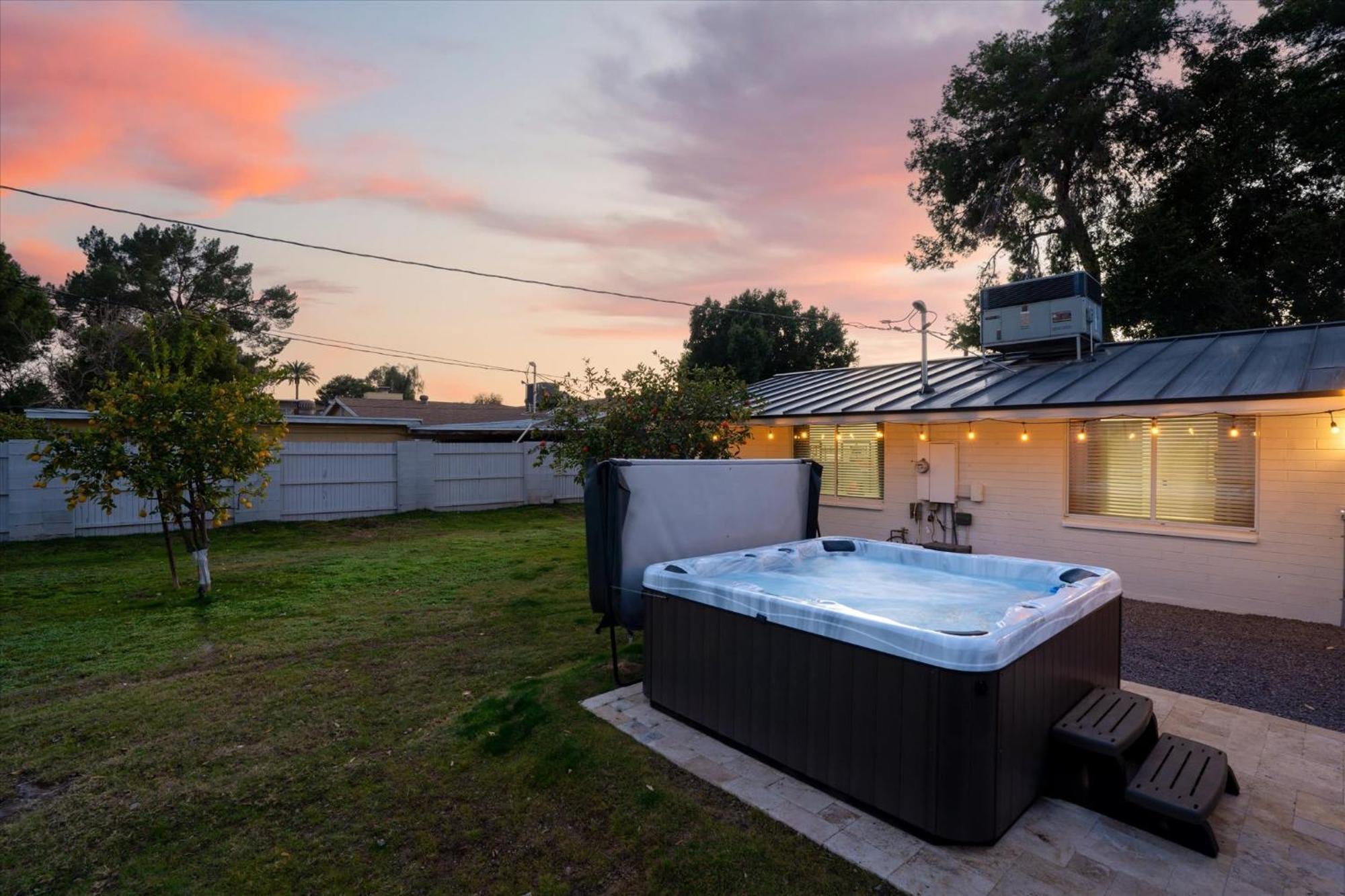 Casa de férias 3 Bedroom Paradise Pool Hot Tub Fire Pit Ping Pong