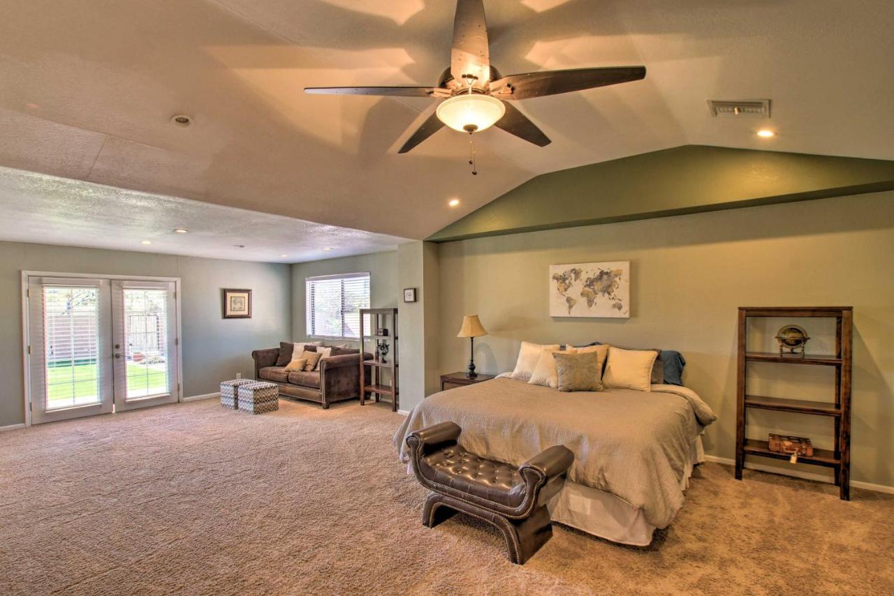 Pet-friendly Glendale With Pool And Putting Casa de férias