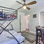 Glendale Oasis With Saltwater Pool And Hot Tub!