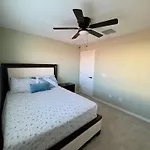 Friendly Host Near Loop 202 With Mountain Views