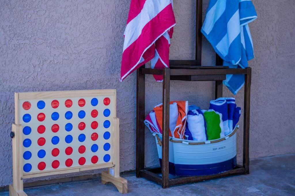 Fab Phx Getaway W/ Pool & Fire Pit Casa de férias *