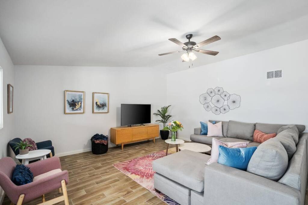 Fab Phx Getaway W/ Pool & Fire Pit Casa de férias *