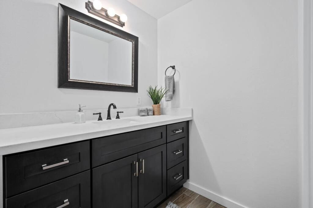 Fab Phx Getaway W/ Pool & Fire Pit Casa de férias *