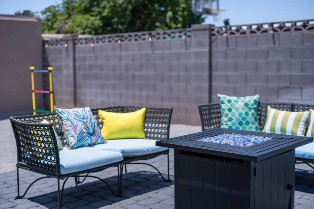 Casa de férias Fab Phx Getaway W/ Pool & Fire Pit Phoenix