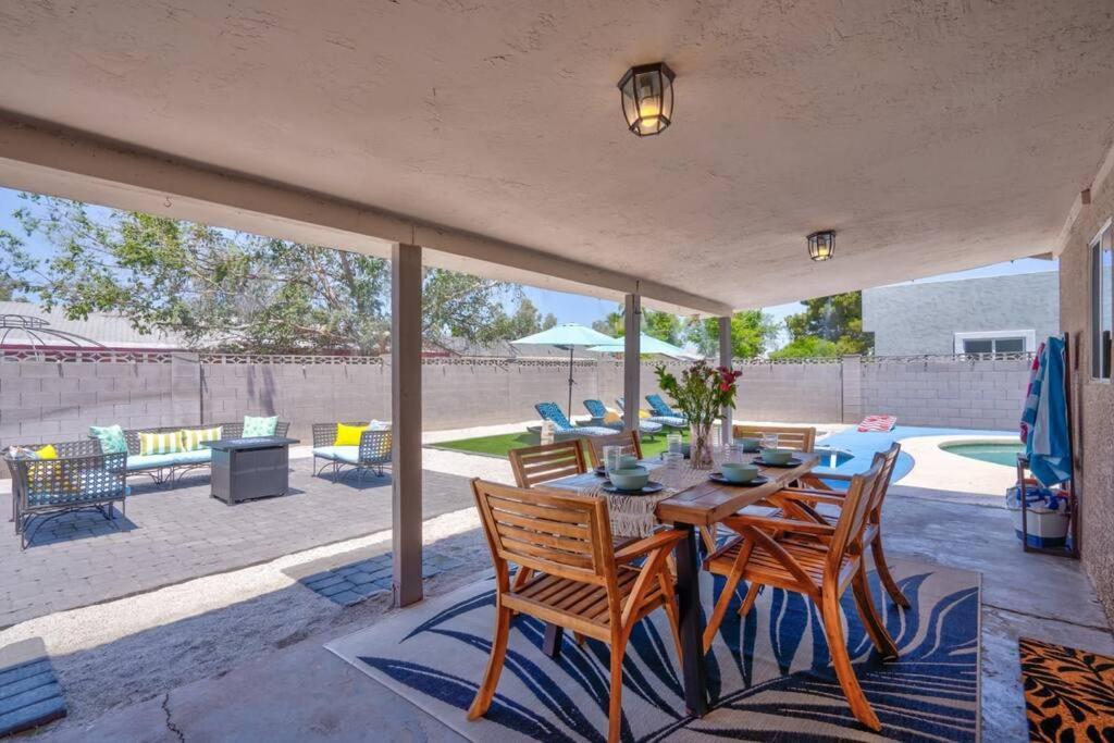 Casa de férias Fab Phx Getaway W/ Pool & Fire Pit Phoenix
