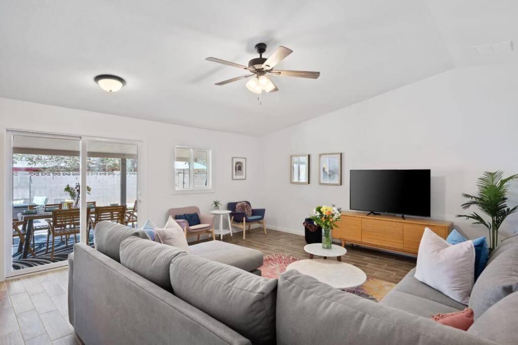 Fab Phx Getaway W/ Pool & Fire Pit Casa de férias