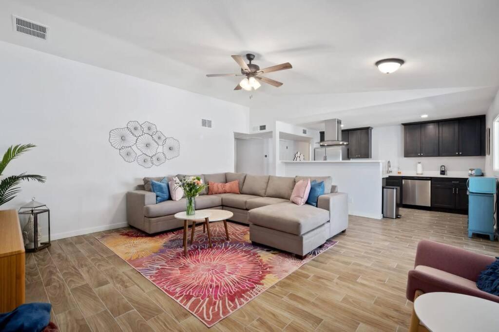 Fab Phx Getaway W/ Pool & Fire Pit Casa de férias *