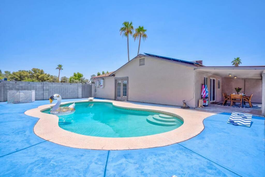 Fab Phx Getaway W/ Pool & Fire Pit Casa de férias Phoenix