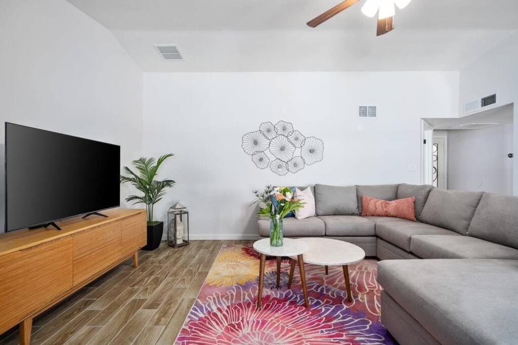 Fab Phx Getaway W/ Pool & Fire Pit Casa de férias *