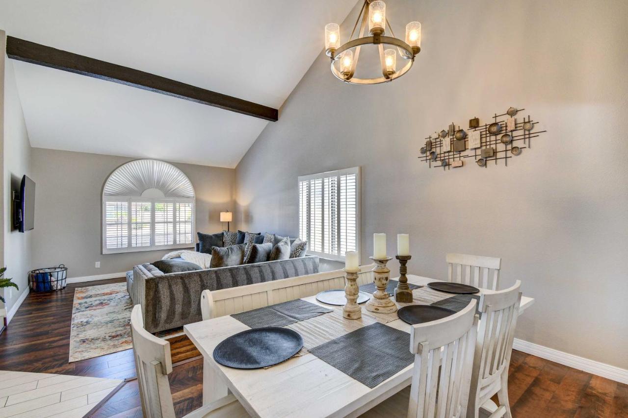 Upscale Scottsdale Retreat With Private Pool And Grill Casa de férias *