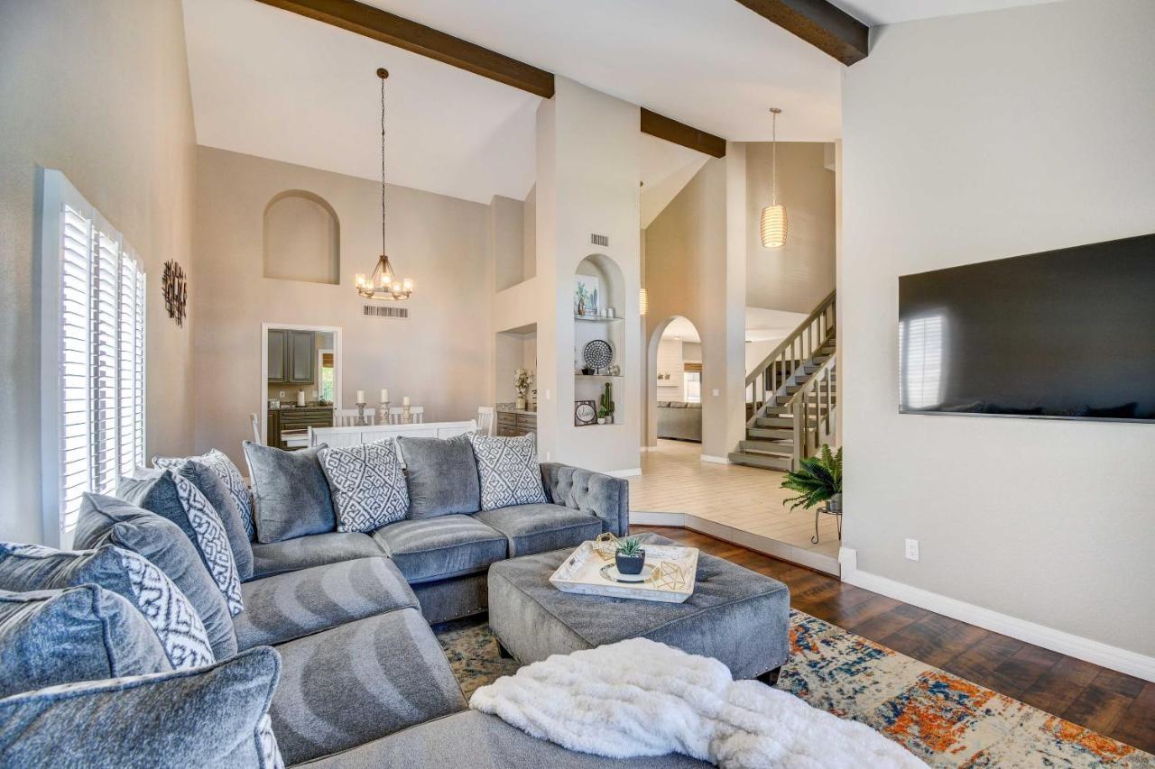 Upscale Scottsdale Retreat With Private Pool And Grill * Phoenix