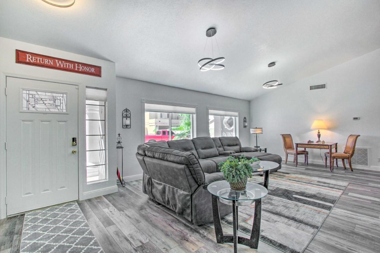 Holiday home Glendale Oasis With Saltwater Pool And Hot Tub!