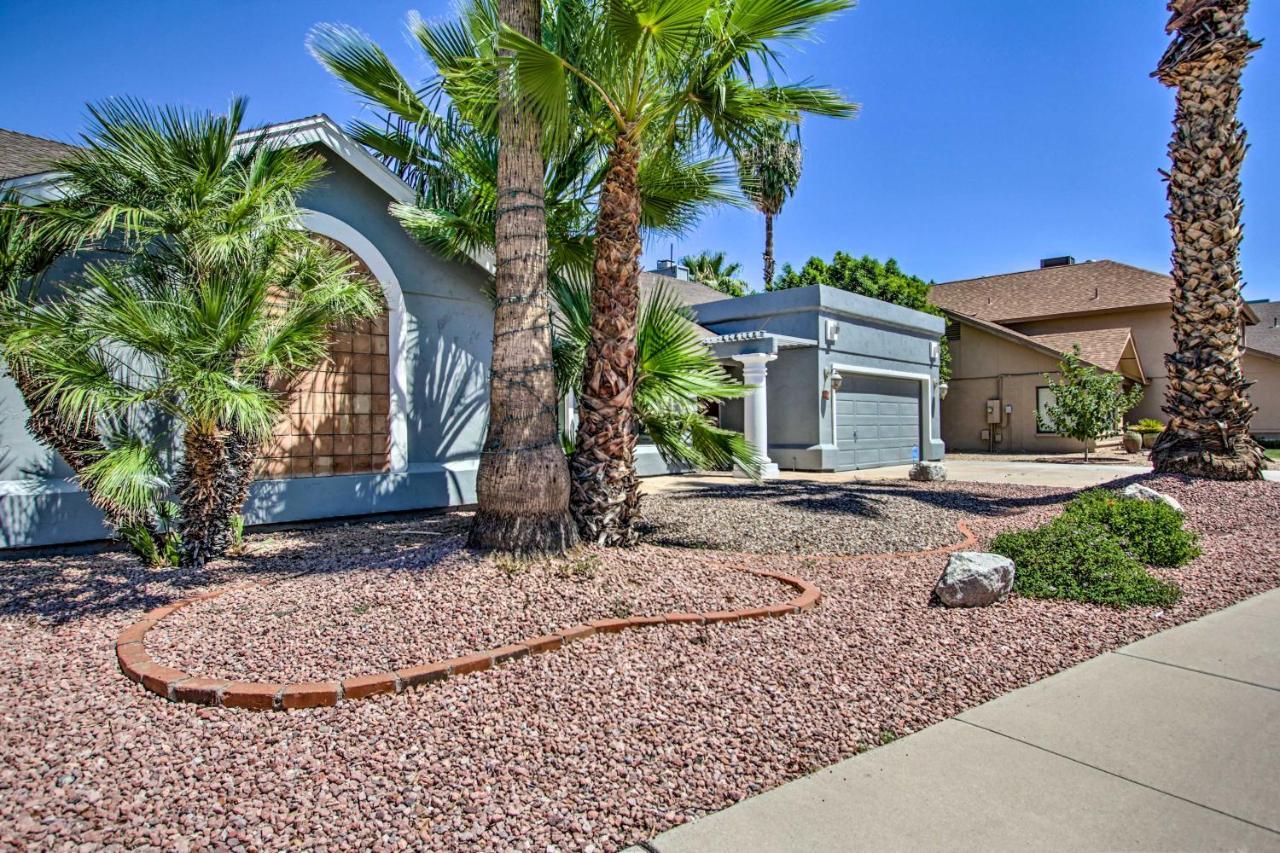 Glendale Oasis With Saltwater Pool And Hot Tub! Holiday home