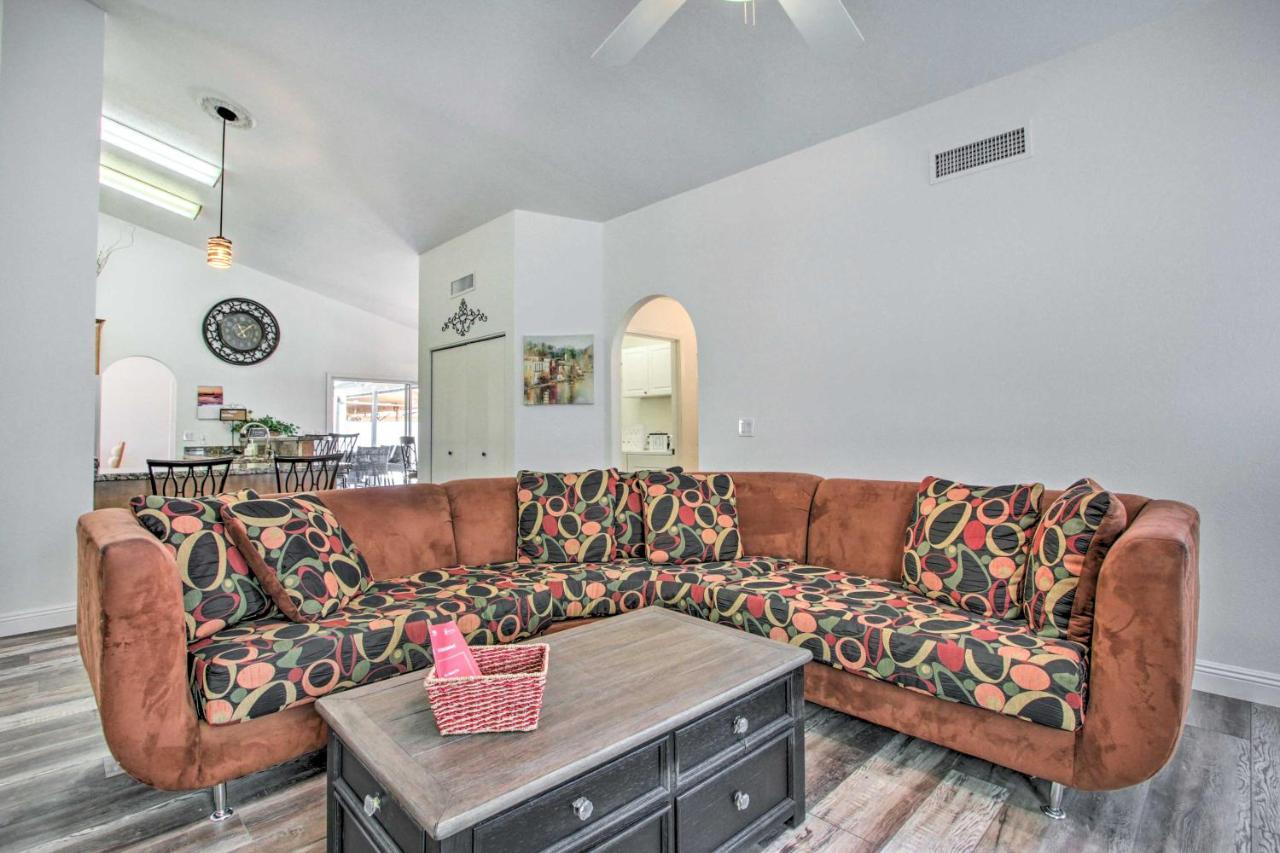 Holiday home Glendale Oasis With Saltwater Pool And Hot Tub!