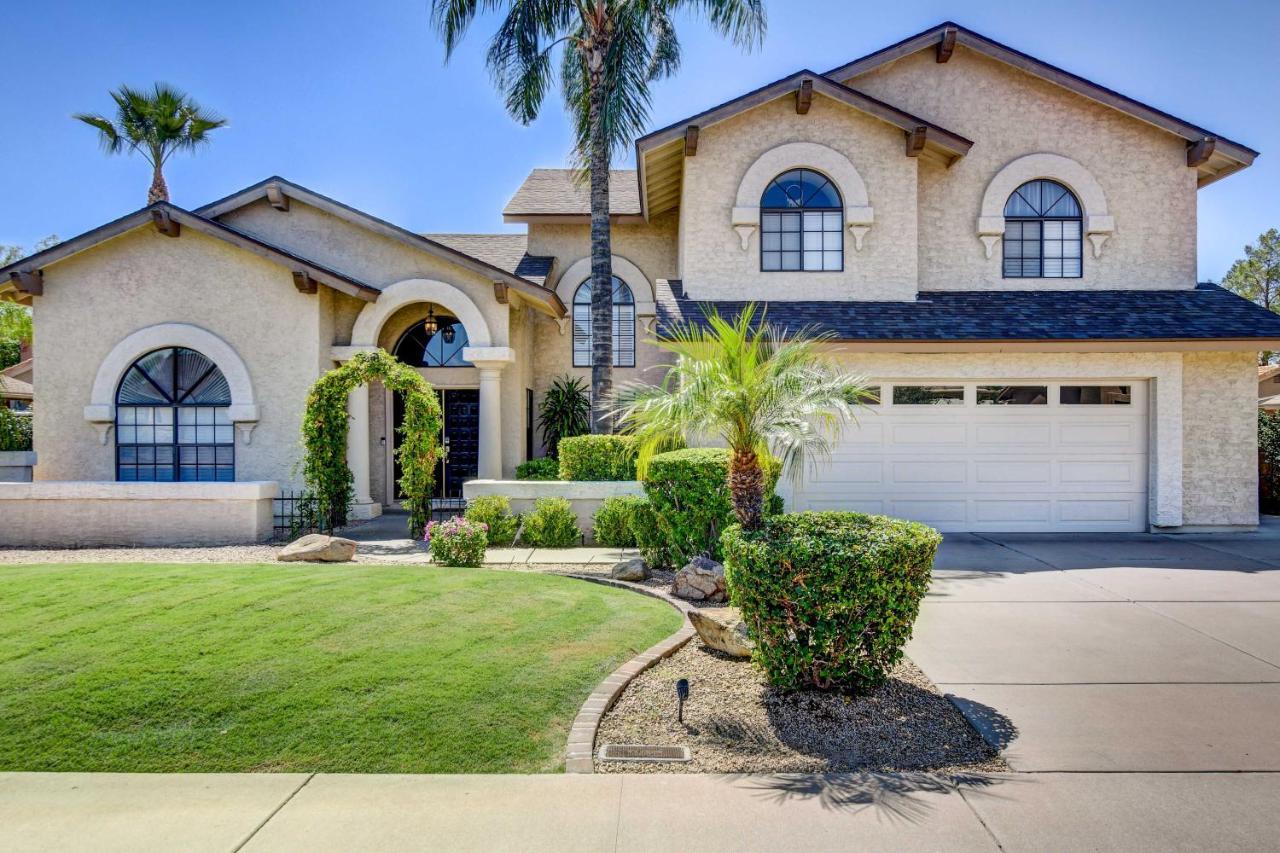 Upscale Scottsdale Retreat With Private Pool And Grill Phoenix