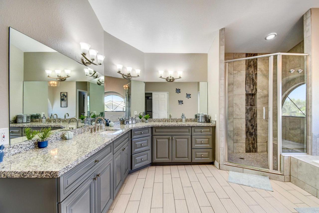 Upscale Scottsdale Retreat With Private Pool And Grill * Phoenix