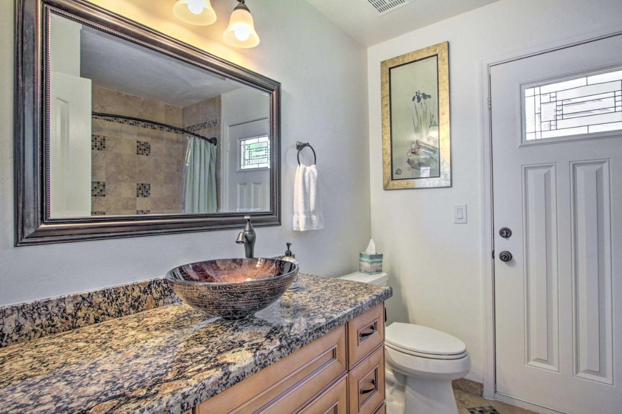 Glendale Oasis With Saltwater Pool And Hot Tub! Holiday home Phoenix