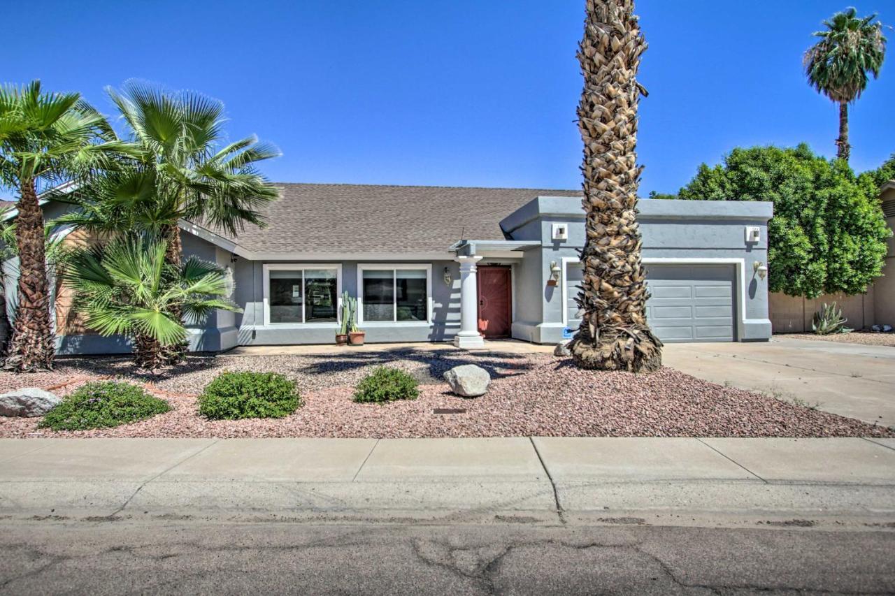 Glendale Oasis With Saltwater Pool And Hot Tub! Holiday home *
