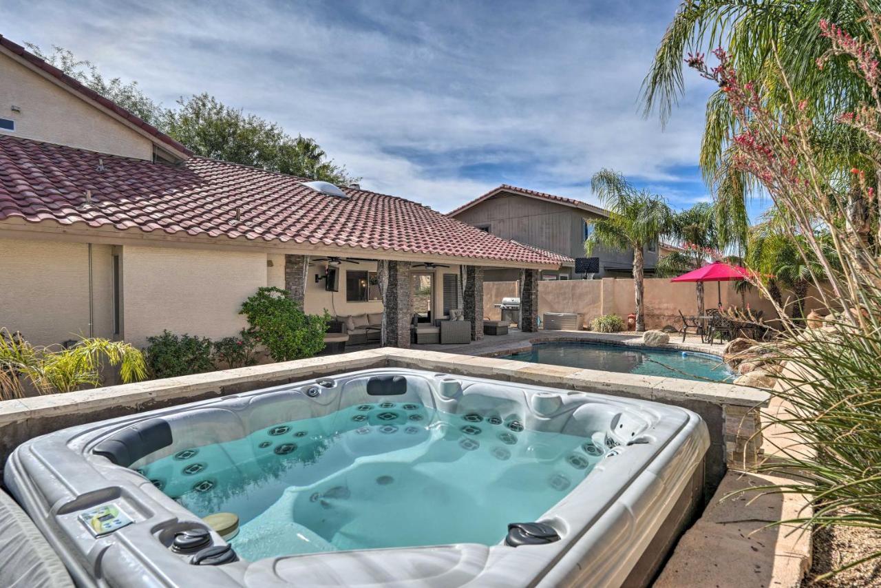 Casa de férias Spacious Scottsdale Pool And Covered Patio