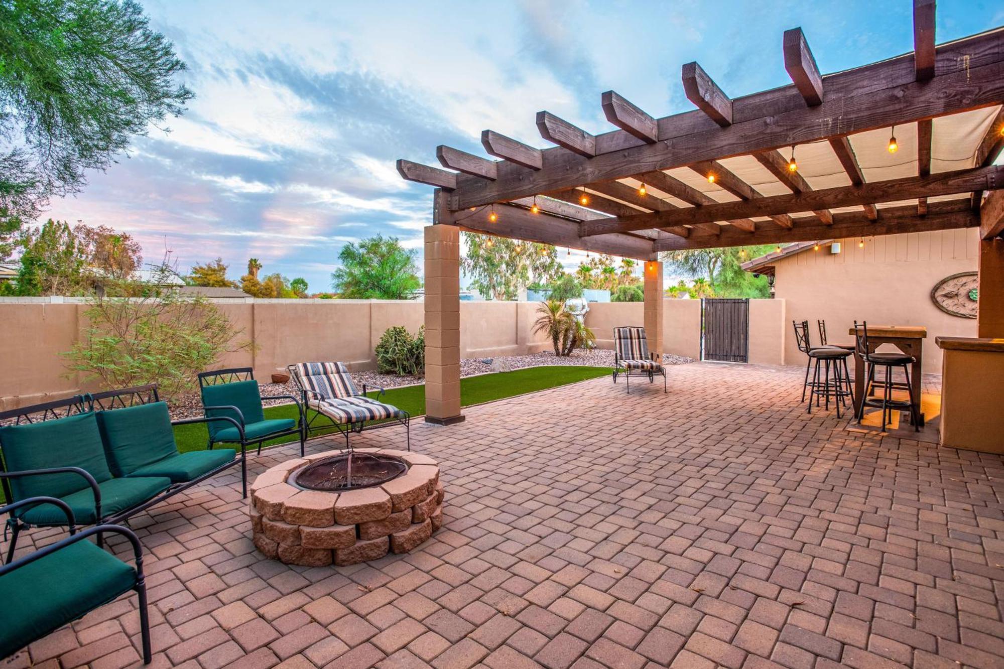 Pet-friendly Glendale With Pool And Putting *