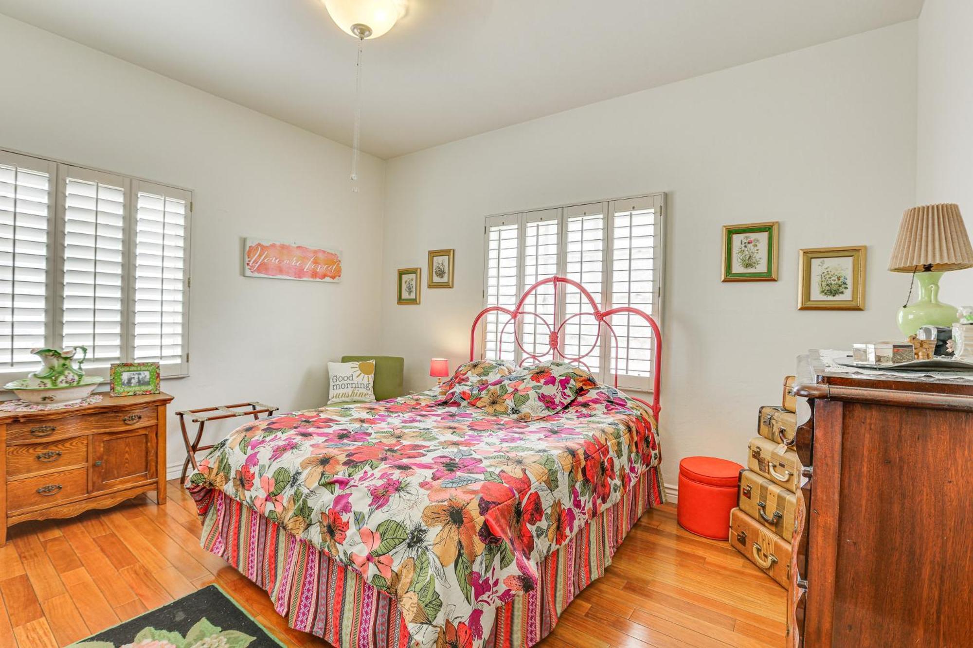 Casa de férias Getaway With Patio - 2 Miles To Downtown!