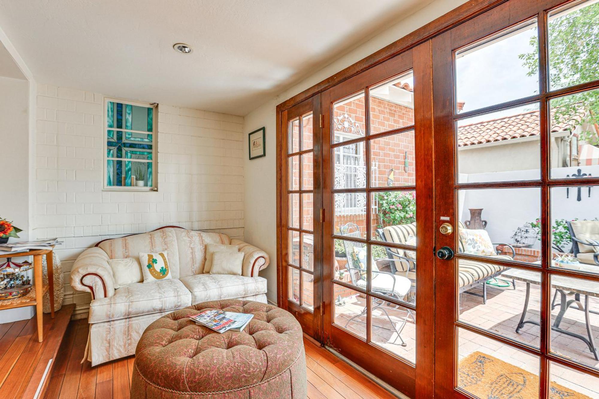 Casa de férias Getaway With Patio - 2 Miles To Downtown! *