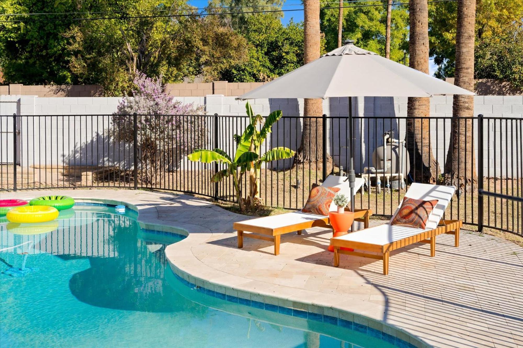 3 Bedroom Paradise Pool Hot Tub Fire Pit Ping Pong *