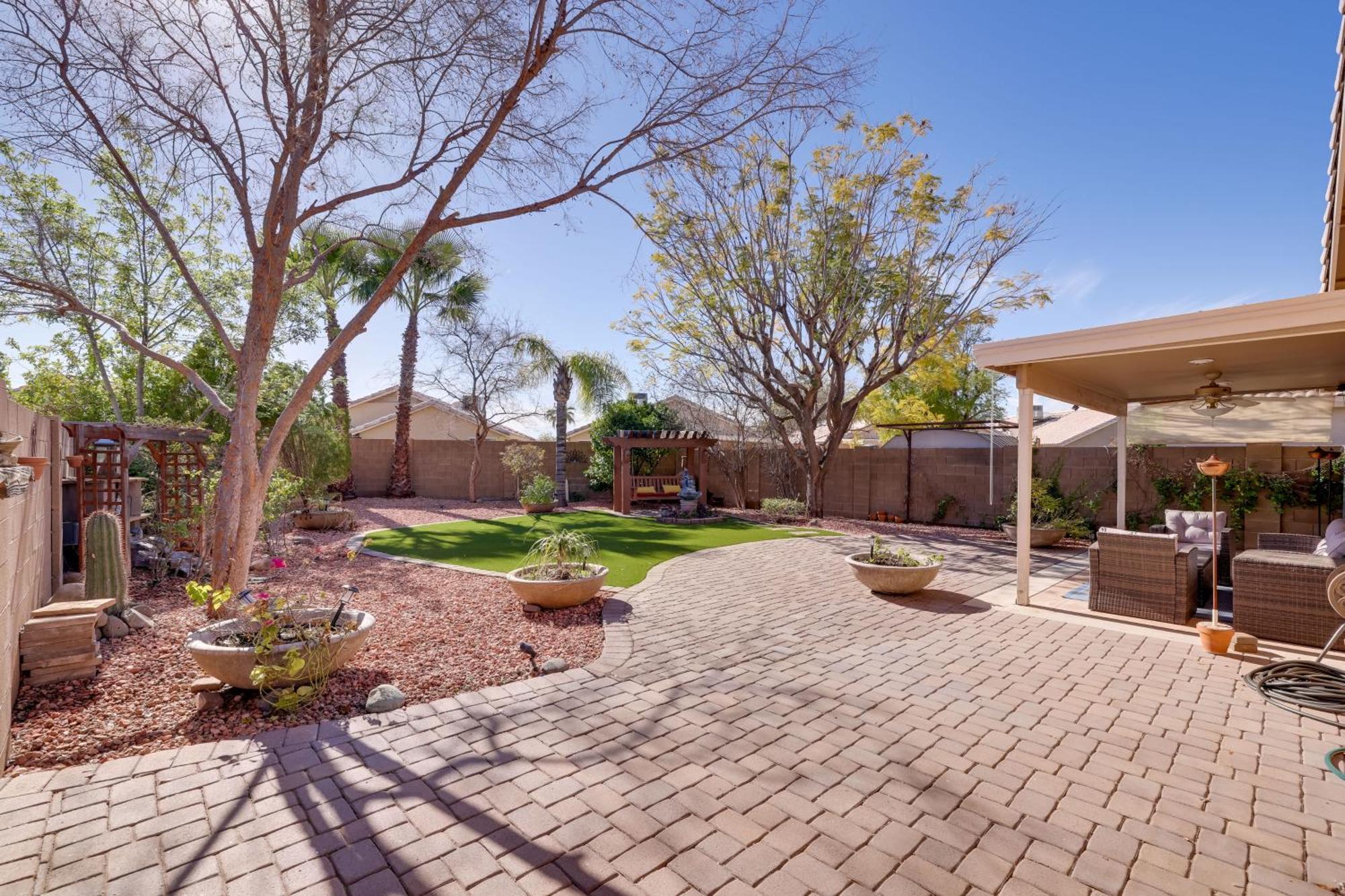 Holiday home Family-friendly Glendale With Private Yard