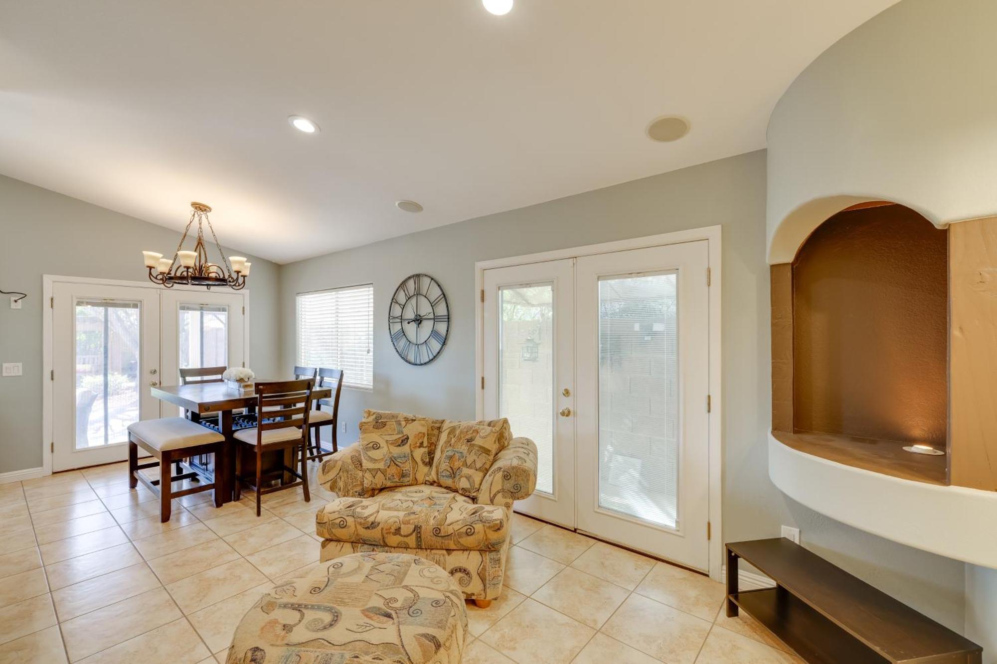 Holiday home Family-friendly Glendale With Private Yard Phoenix