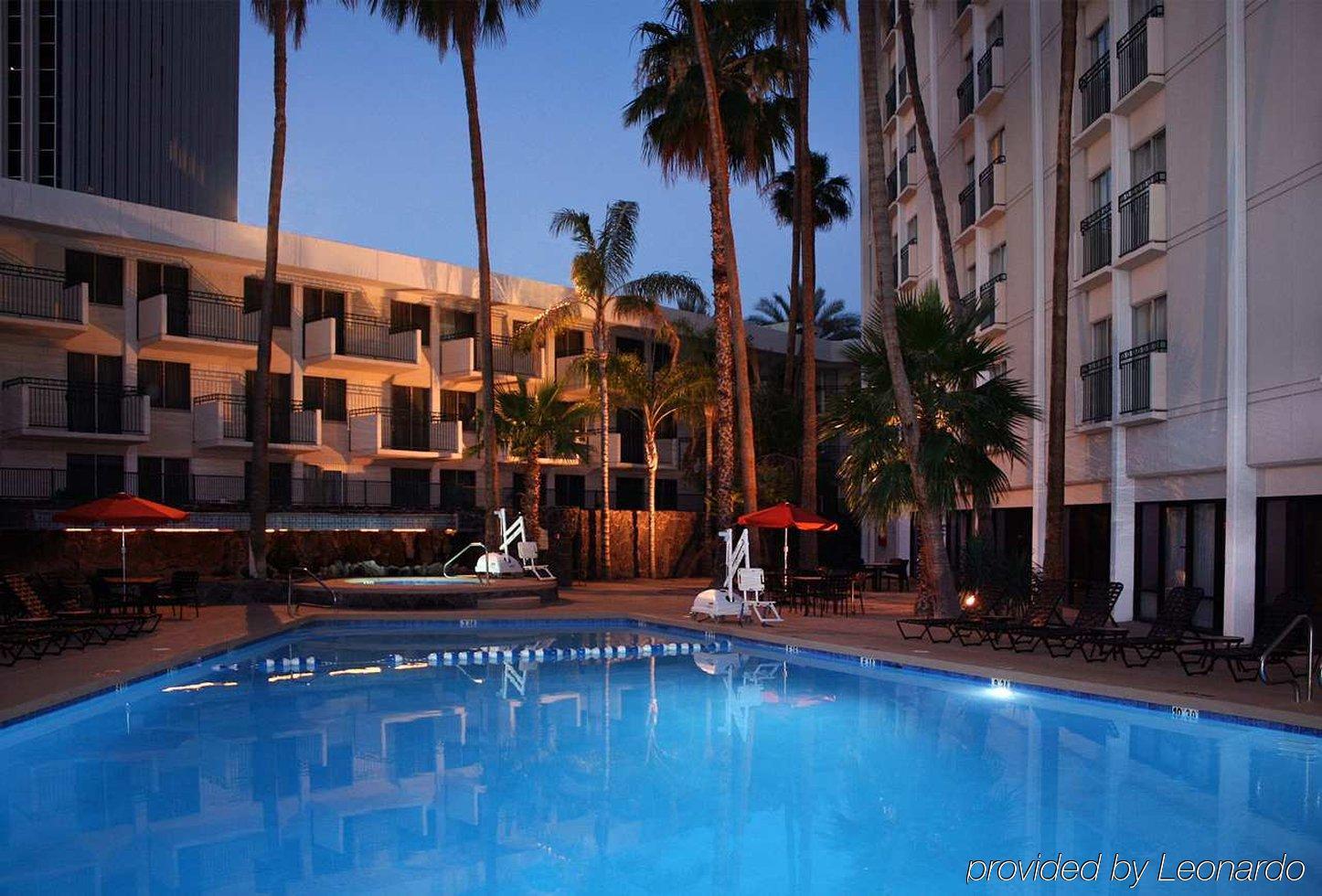 Doubletree By Hilton Phoenix Midtown Hotel 3*
