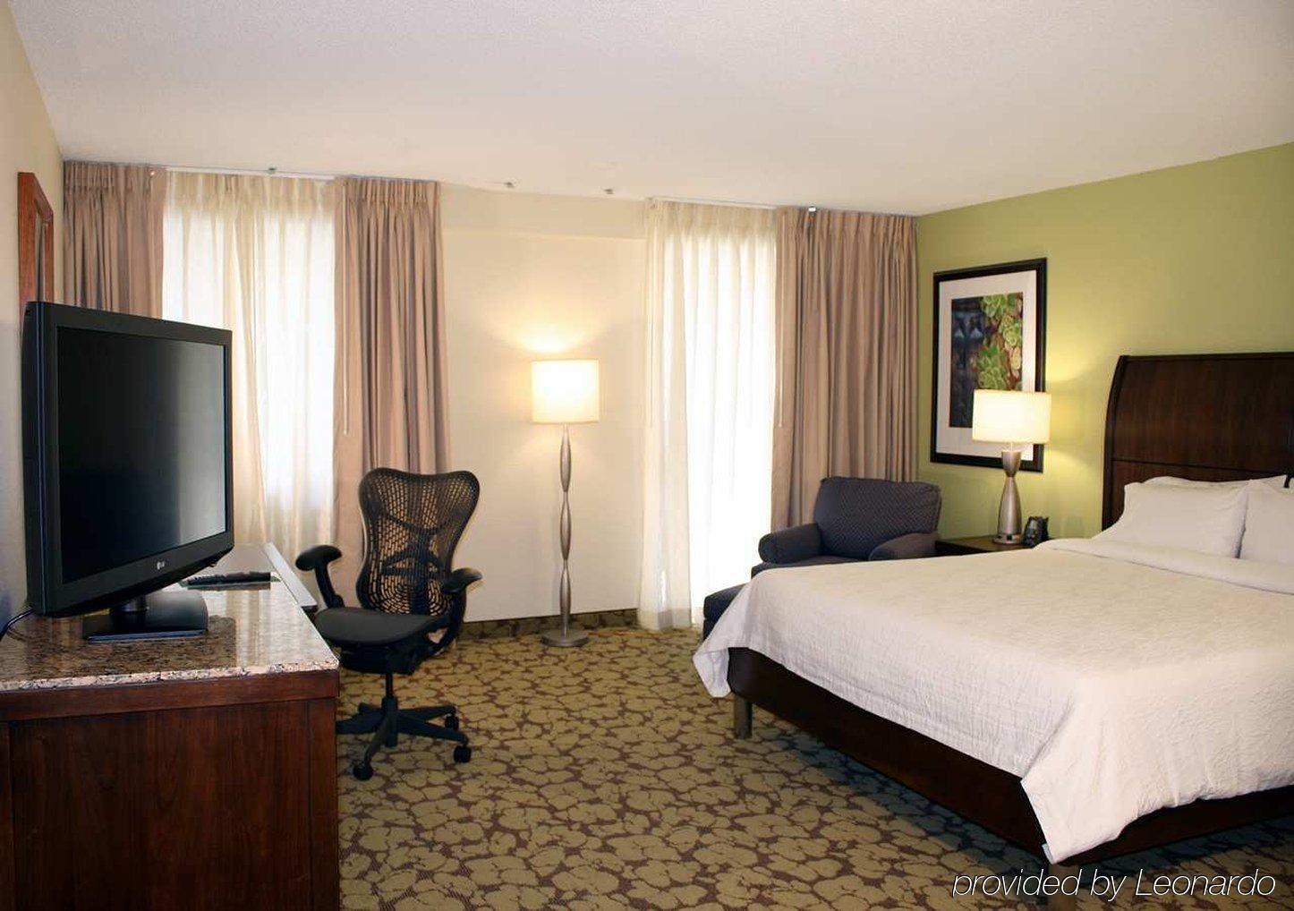Doubletree By Hilton Phoenix Midtown 3*