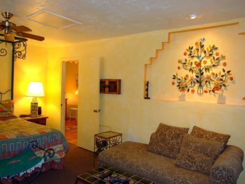 Maricopa Manor Inn