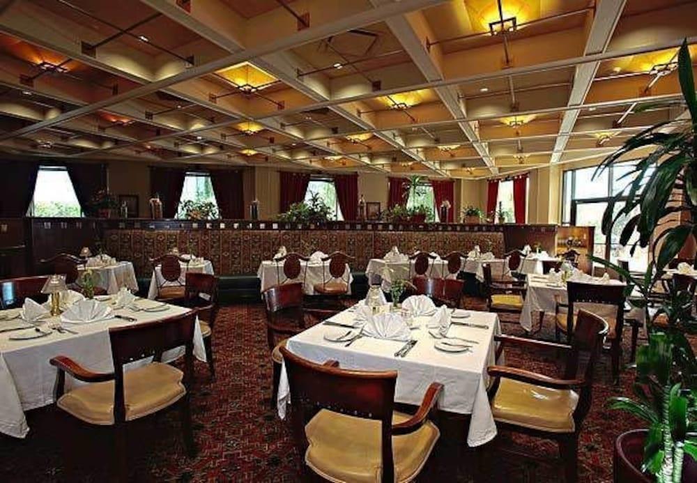 Marriott Airport 4*