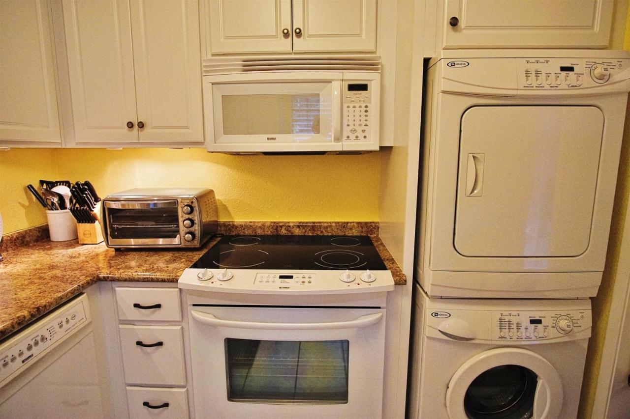 Apartment Abode With Pool Access Walk To Fashion Park