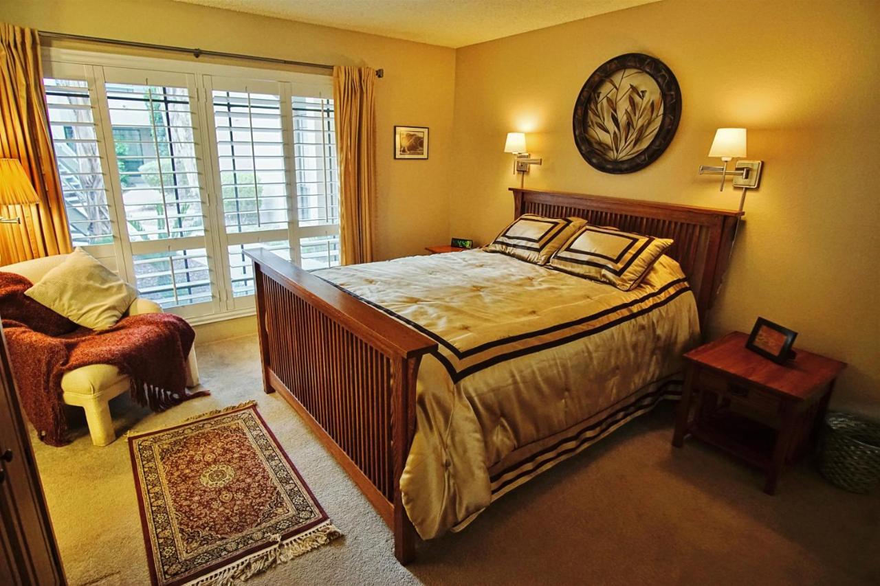 Apartment Abode With Pool Access Walk To Fashion Park