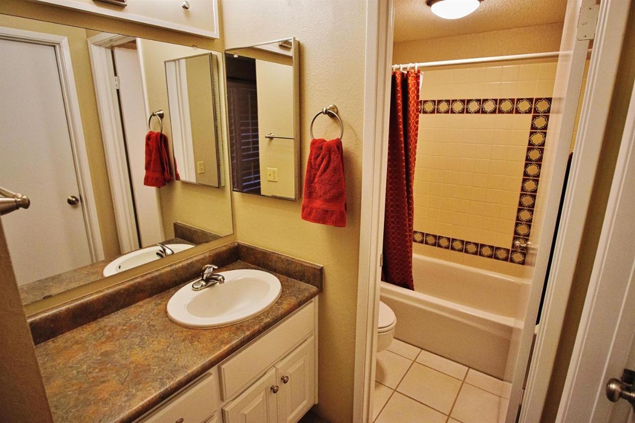 Apartment Abode With Pool Access Walk To Fashion Park *