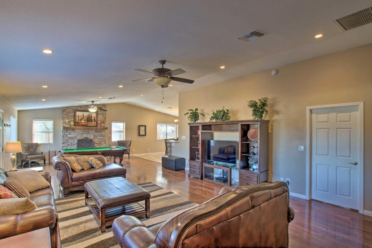 Pet-friendly Glendale With Pool And Putting Phoenix