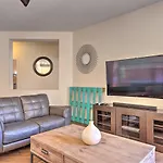 Spacious Phoenix Retreat With Patio Pets Welcome!