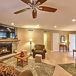 Lovely Phoenix Home With Expansive Patio And Fire Pit!