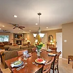Lovely Phoenix Home With Expansive Patio And Fire Pit!