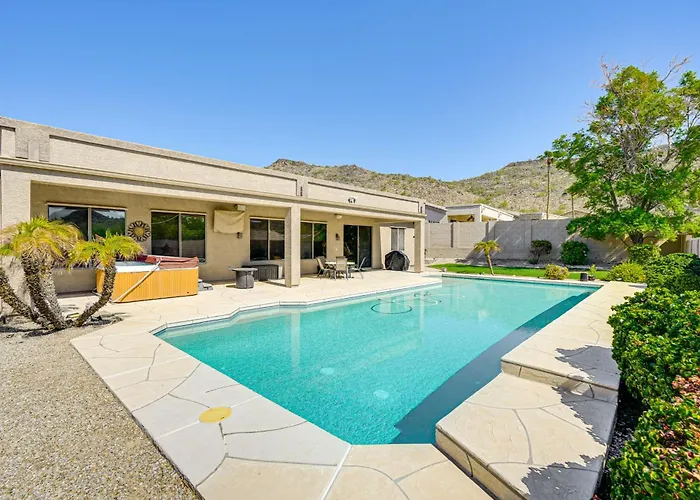 Phoenix Retreat With Hot Tub Hiking Trail On-Site!
