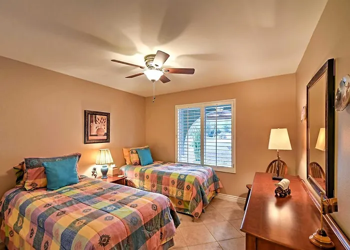 Lovely Phoenix Home With Expansive Patio And Fire Pit!